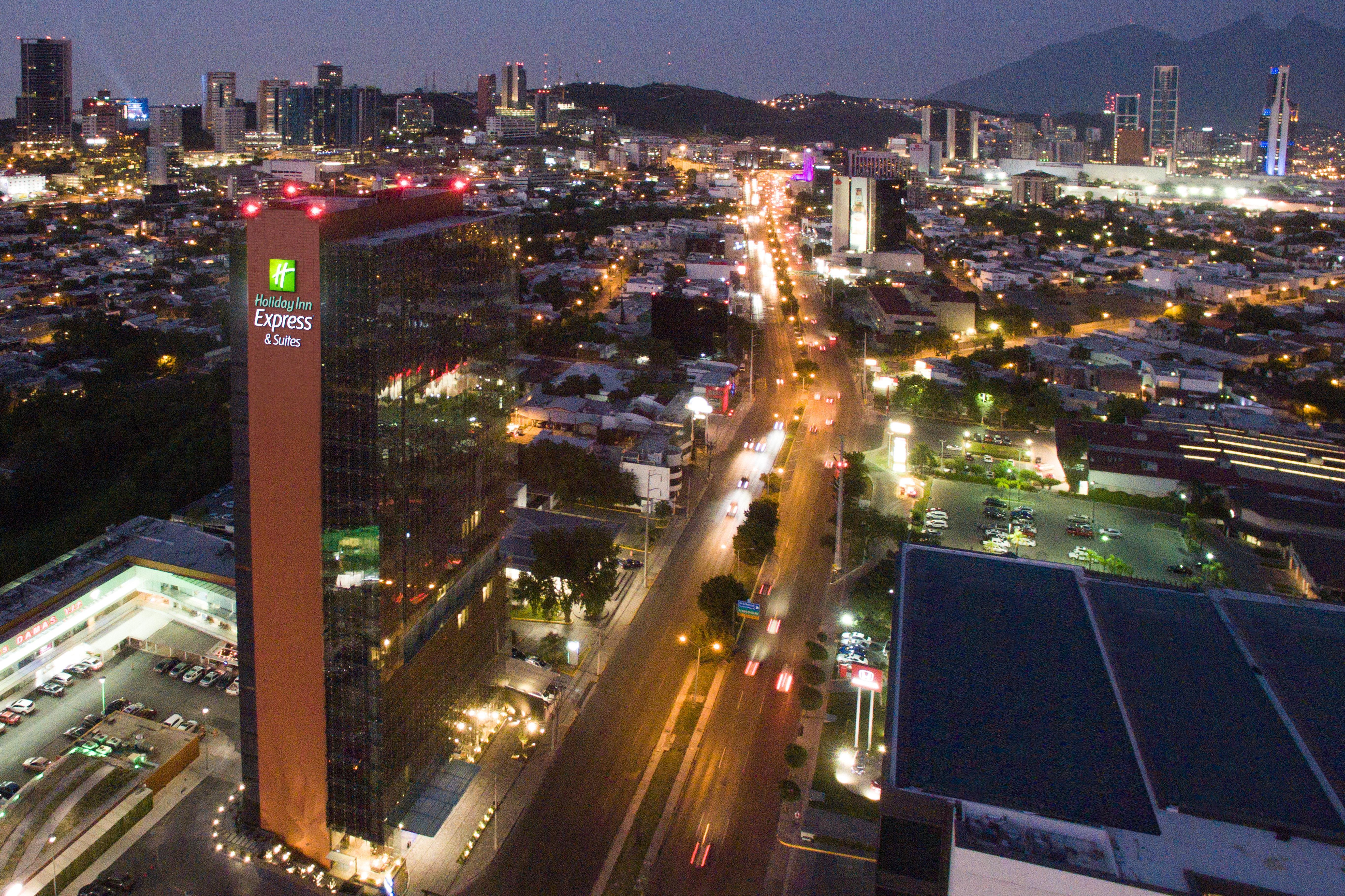 Holiday Inn Express & Suites Monterrey Valle By Ihg San Pedro Garza Garcia Екстер'єр фото