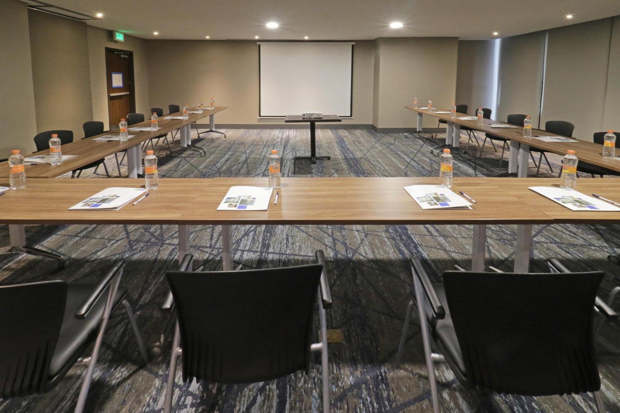 Holiday Inn Express & Suites Monterrey Valle By Ihg San Pedro Garza Garcia Екстер'єр фото