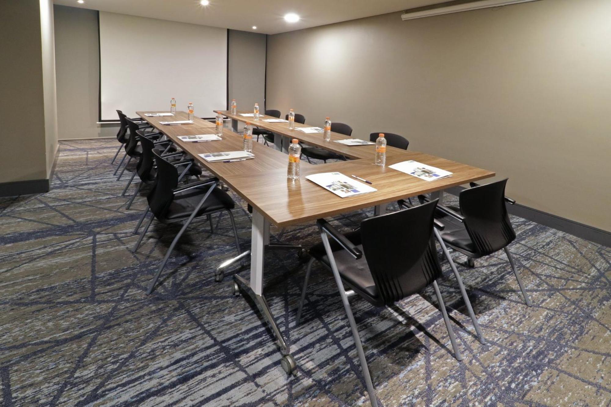 Holiday Inn Express & Suites Monterrey Valle By Ihg San Pedro Garza Garcia Екстер'єр фото