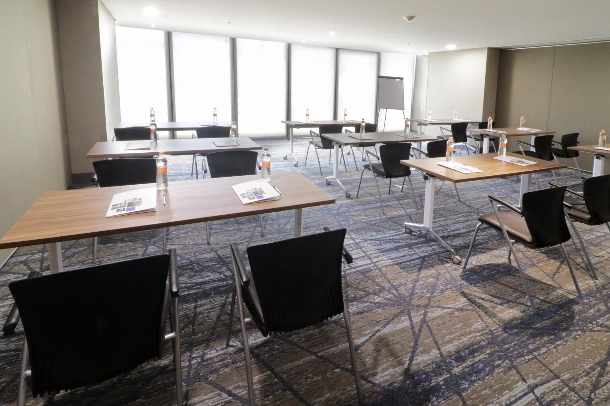 Holiday Inn Express & Suites Monterrey Valle By Ihg San Pedro Garza Garcia Екстер'єр фото