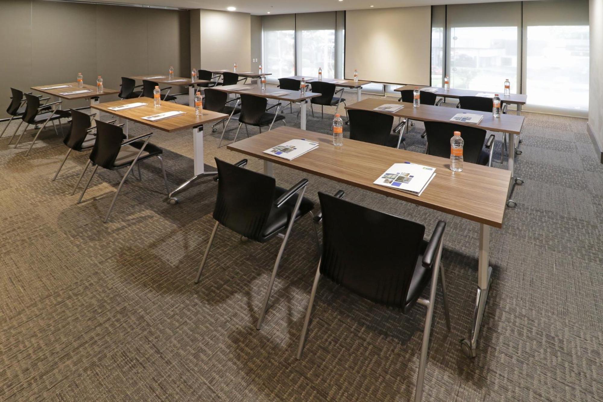 Holiday Inn Express & Suites Monterrey Valle By Ihg San Pedro Garza Garcia Екстер'єр фото