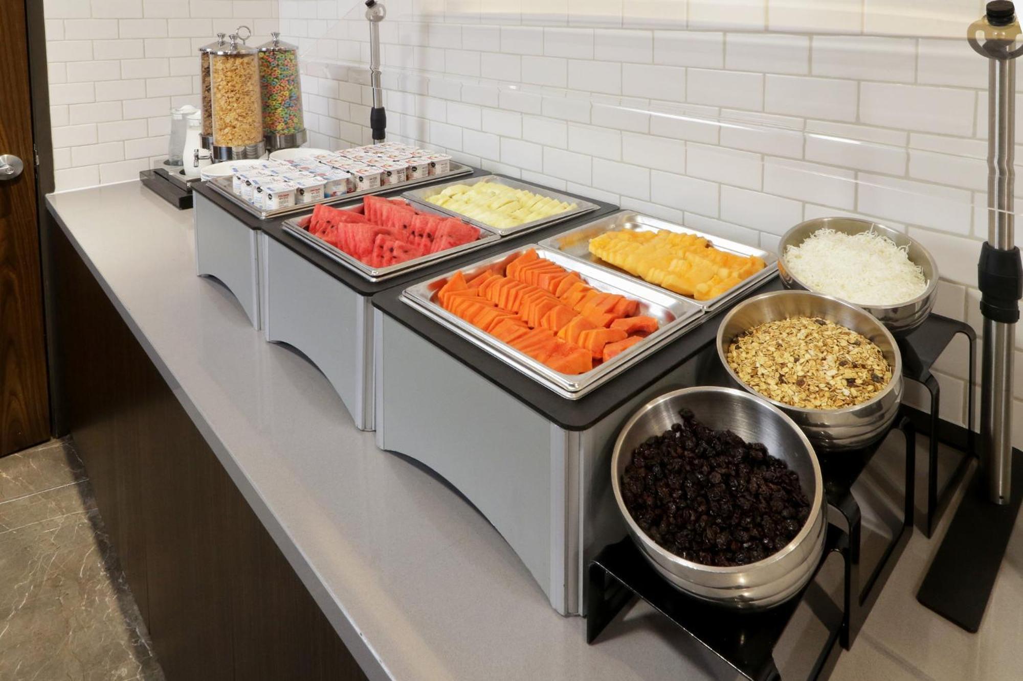 Holiday Inn Express & Suites Monterrey Valle By Ihg San Pedro Garza Garcia Екстер'єр фото