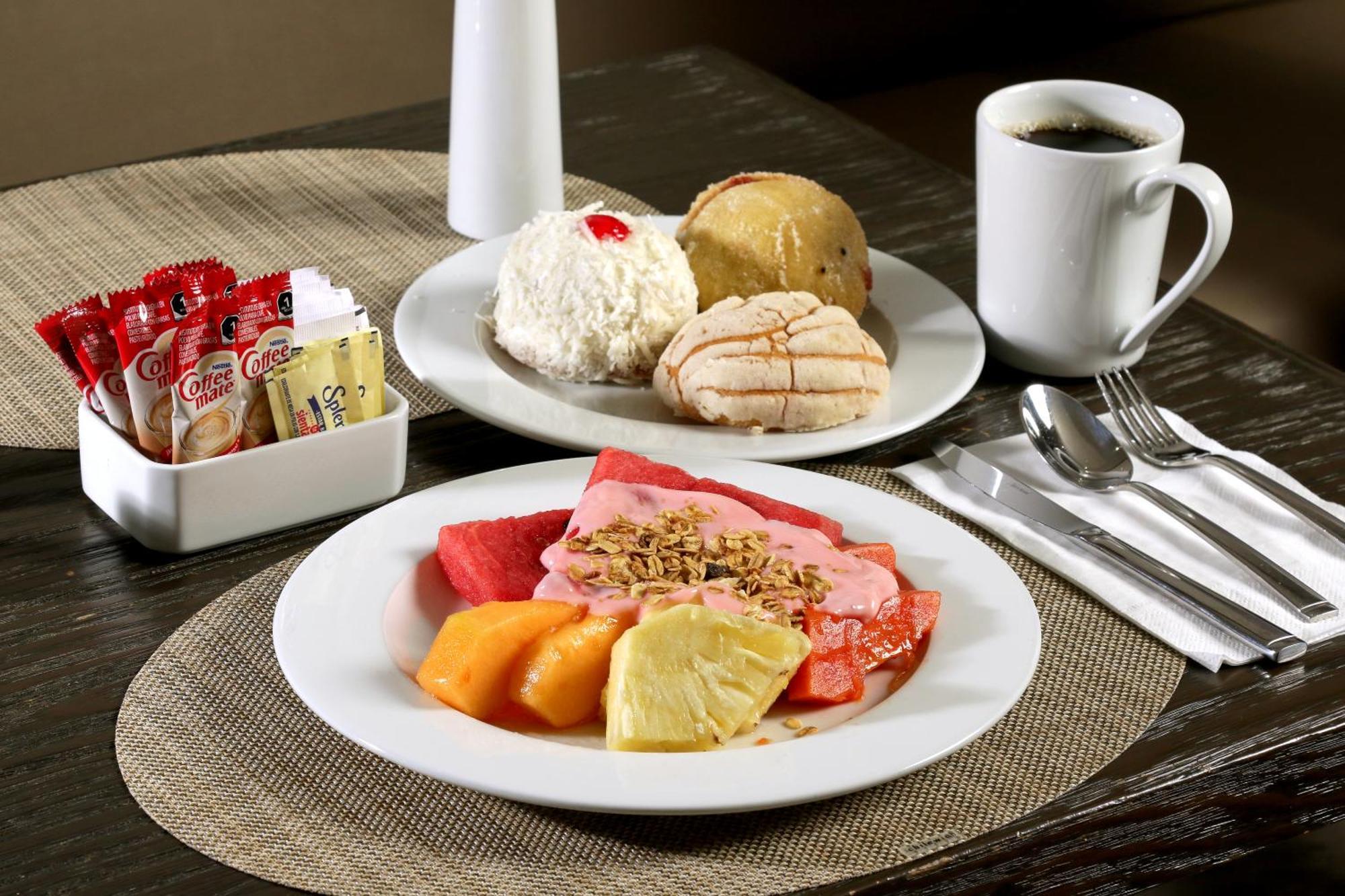 Holiday Inn Express & Suites Monterrey Valle By Ihg San Pedro Garza Garcia Екстер'єр фото