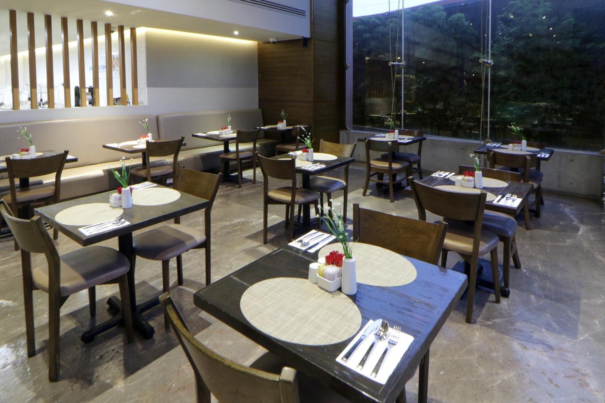 Holiday Inn Express & Suites Monterrey Valle By Ihg San Pedro Garza Garcia Екстер'єр фото